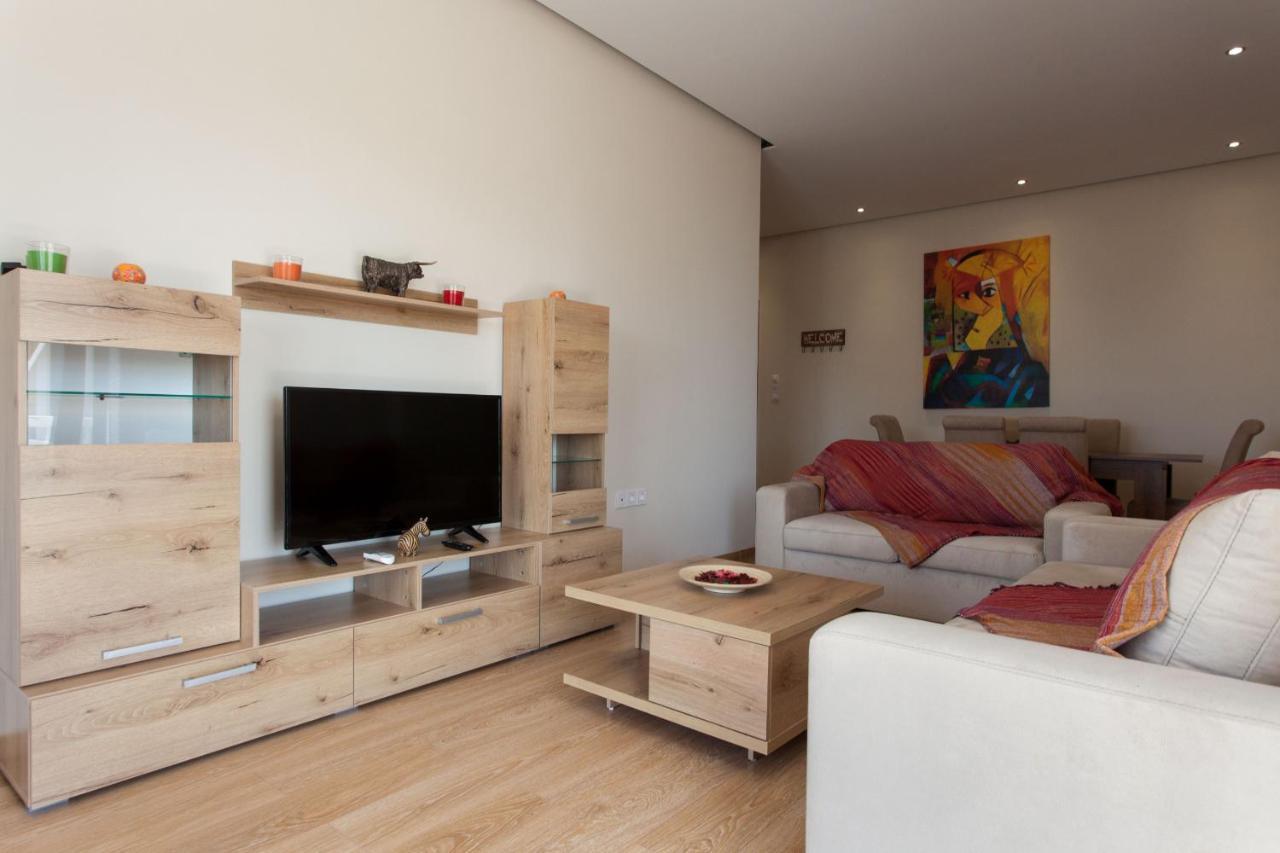 Modern Apt In Glyfada A Breath Away From The Sea - The View Athens Exterior photo